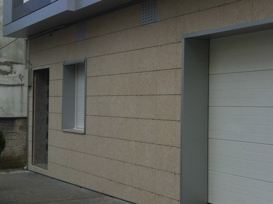 Fachada en piedra natural beige